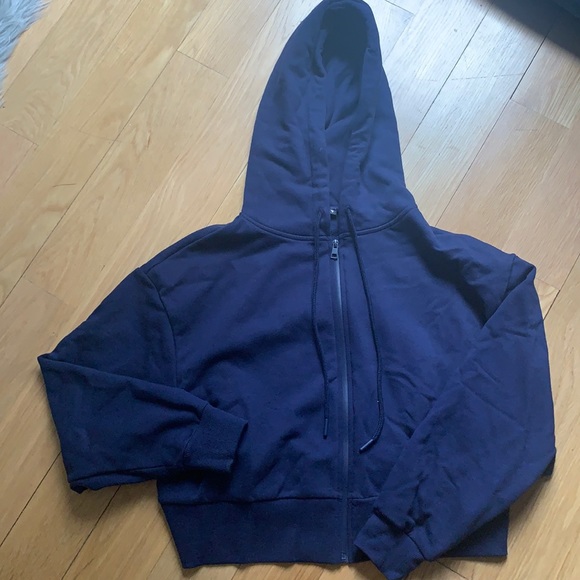 Tops - Zara navy blue cropped zipped sweatshirt size L